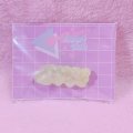 LOVE　ブローチ　クリア×イエロー