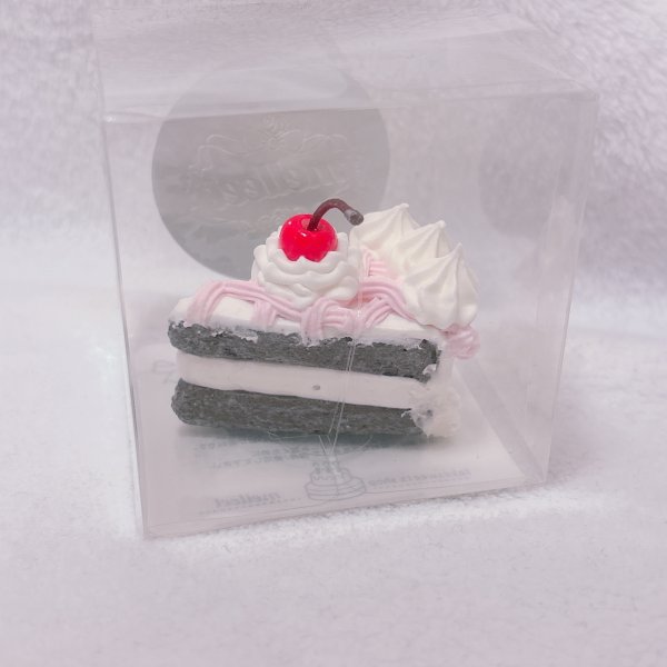 画像1: 小さなカットフェイクケーキ　あみあみチェリー　ピンクチョコ