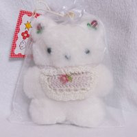 おめかしクマのぬいぐるみ