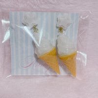 ソフトクリームピアス