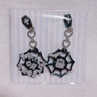 くものす　ピアス