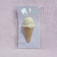 アイスクリーム　ブローチ大　クッキー＆クリーム