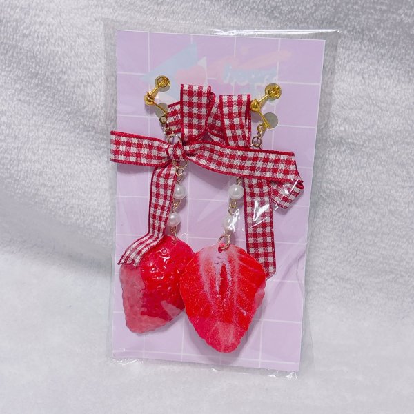画像1: いちごイヤリング (1)